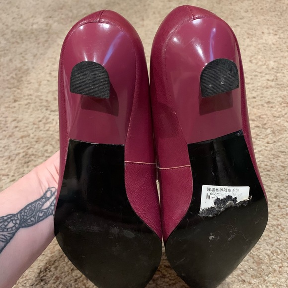 Senda Dealer pointed toe maroon flats w/buckle 6 - Picture 3 of 4